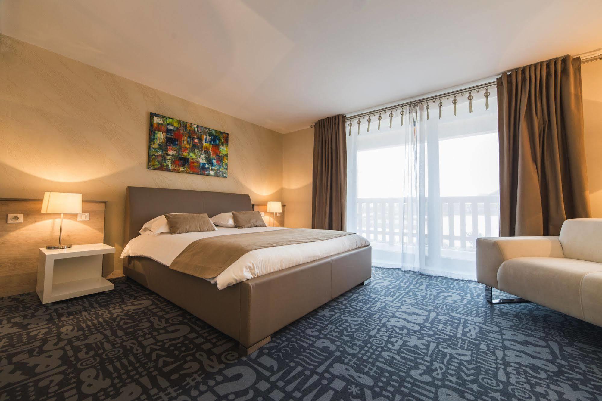 Hotel Le Dormeur Dorlisheim Екстериор снимка
