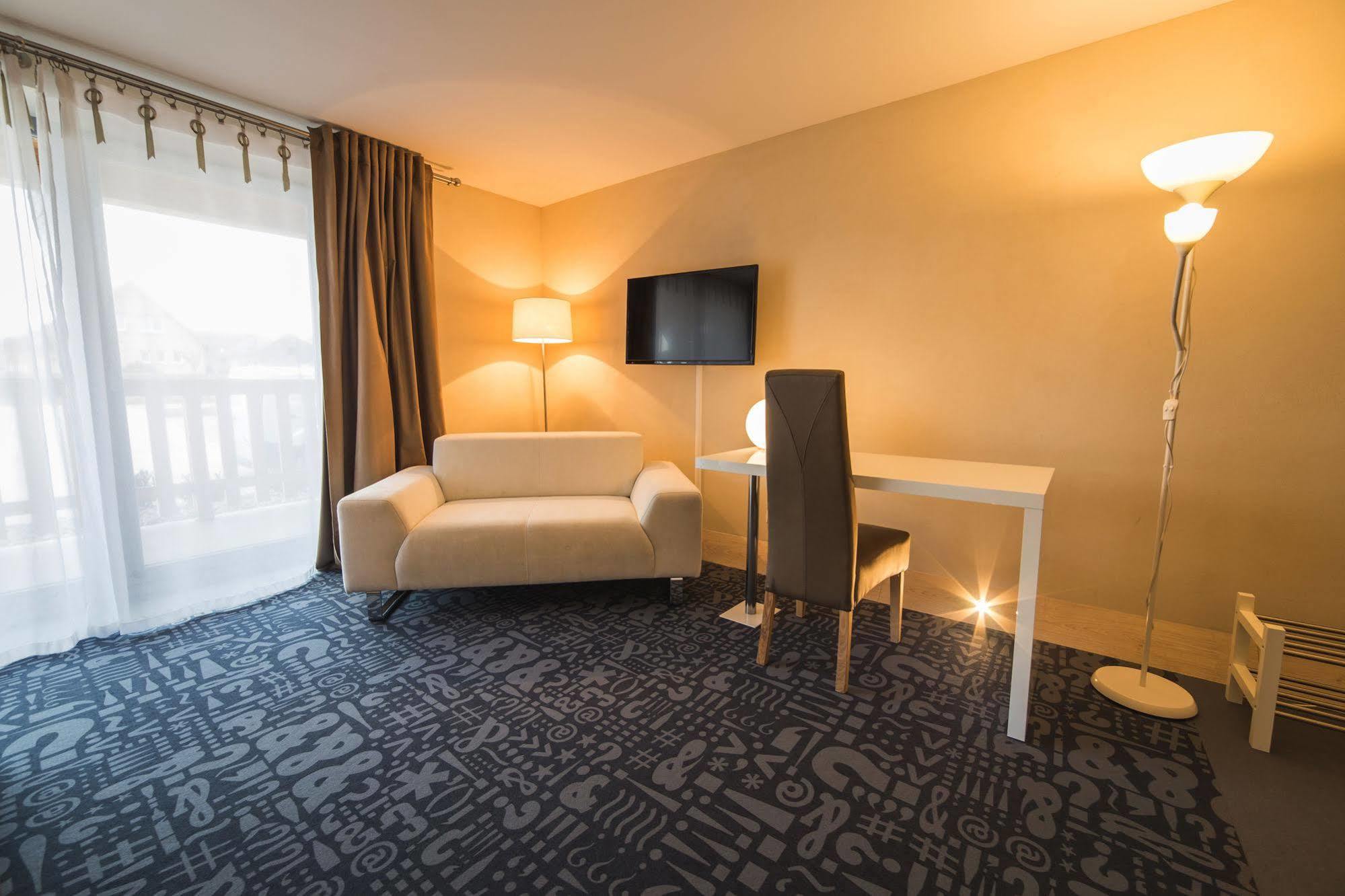 Hotel Le Dormeur Dorlisheim Екстериор снимка